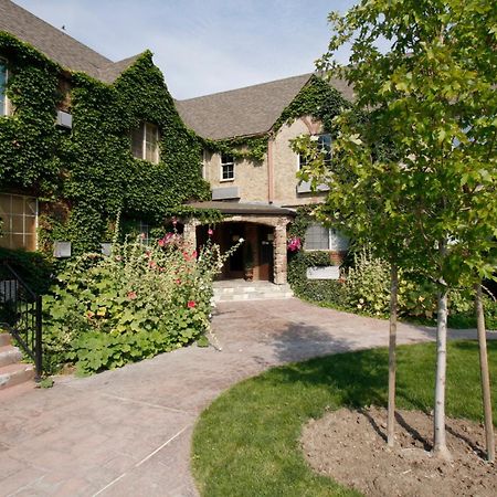 Black Swan Inn Luxurious Theme Rooms Покателло Экстерьер фото