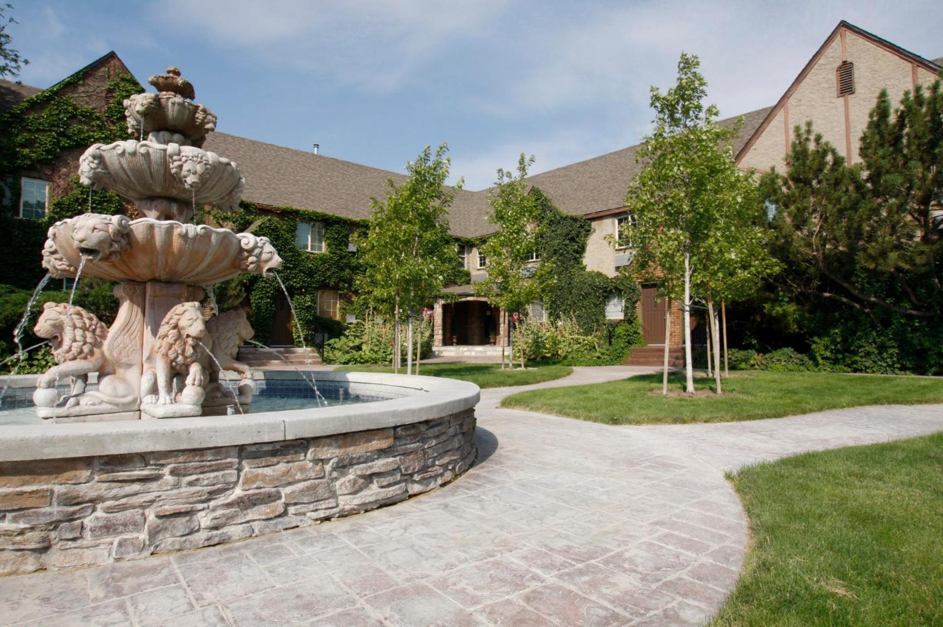Black Swan Inn Luxurious Theme Rooms Покателло Экстерьер фото