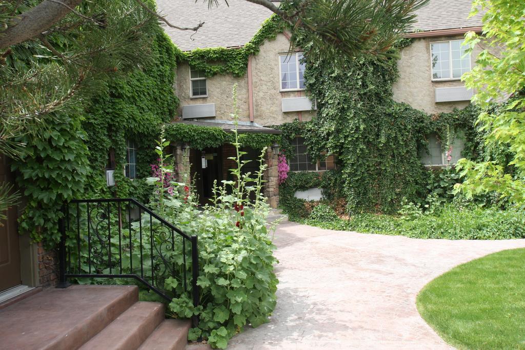Black Swan Inn Luxurious Theme Rooms Покателло Экстерьер фото