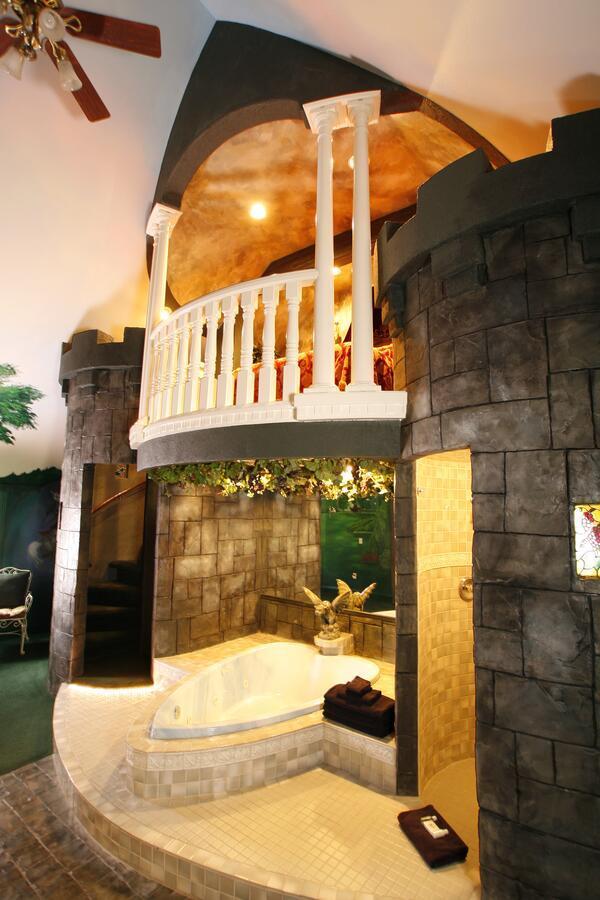 Black Swan Inn Luxurious Theme Rooms Покателло Экстерьер фото