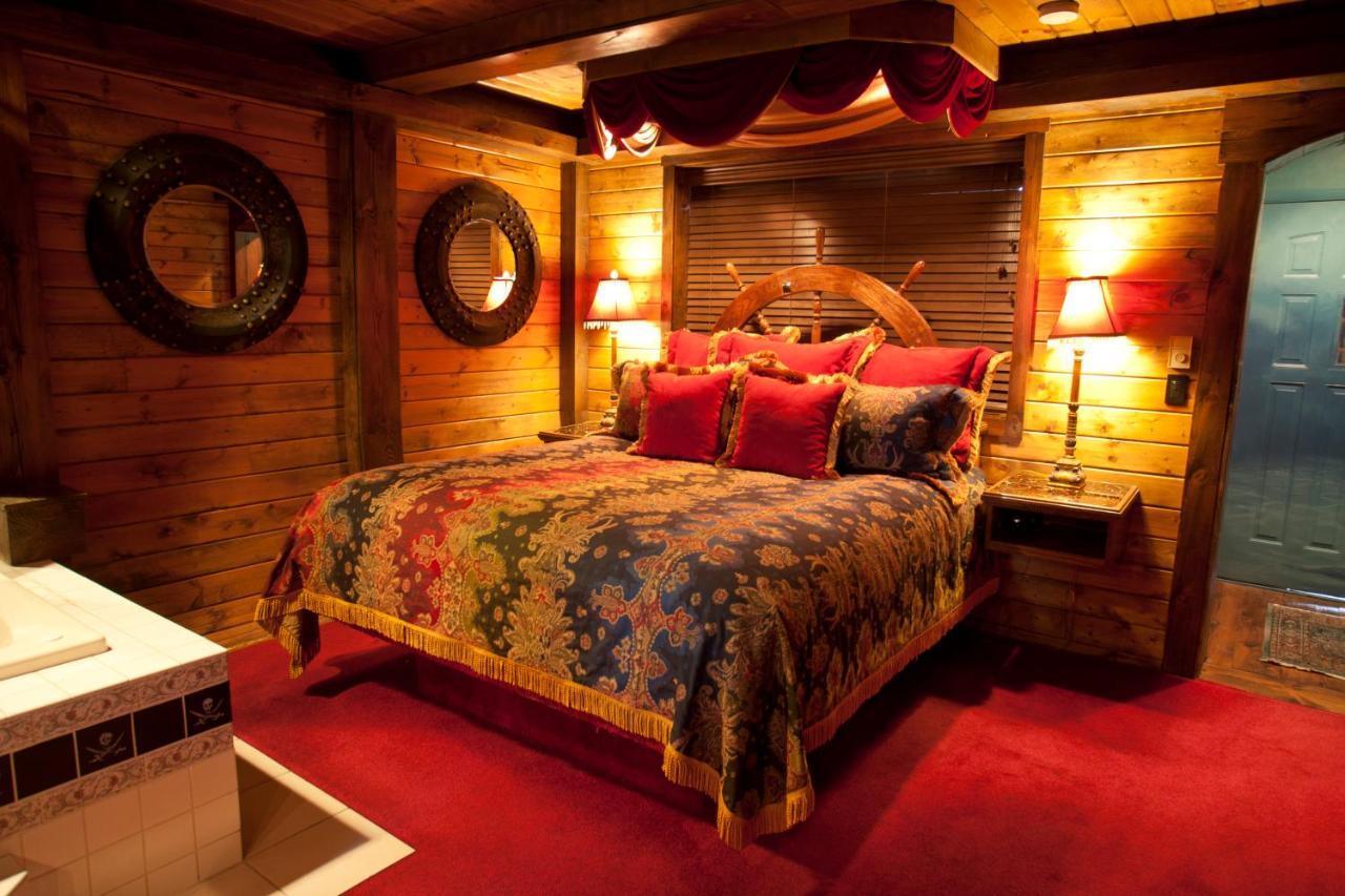 Black Swan Inn Luxurious Theme Rooms Покателло Экстерьер фото