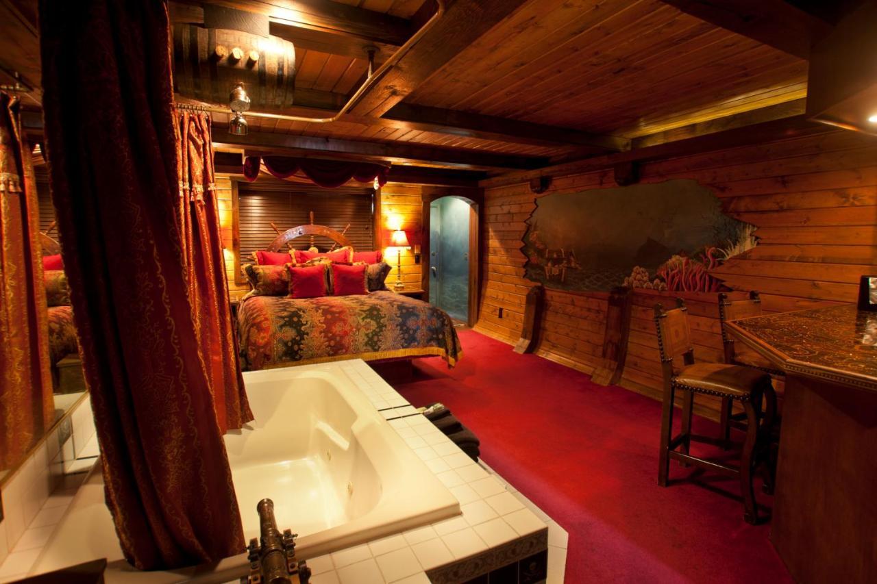Black Swan Inn Luxurious Theme Rooms Покателло Экстерьер фото