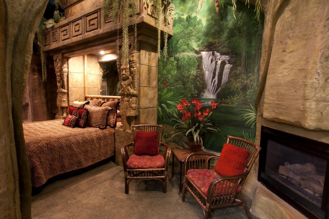 Black Swan Inn Luxurious Theme Rooms Покателло Экстерьер фото